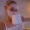 Ариана Гранде @itsrealbeautyy emoji