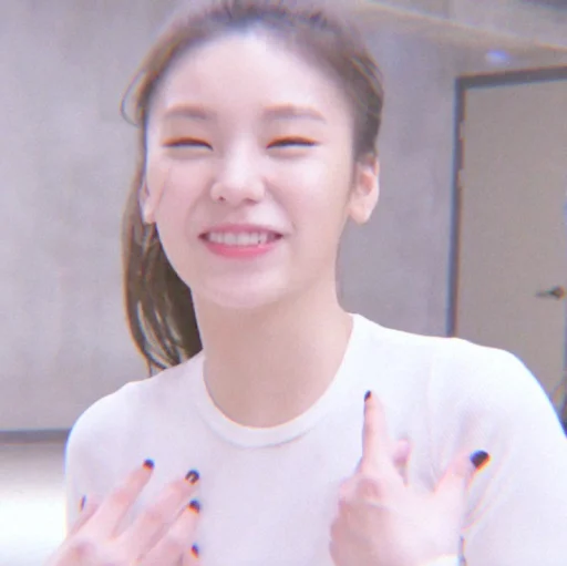 YEJI 황 by 🐧🐚