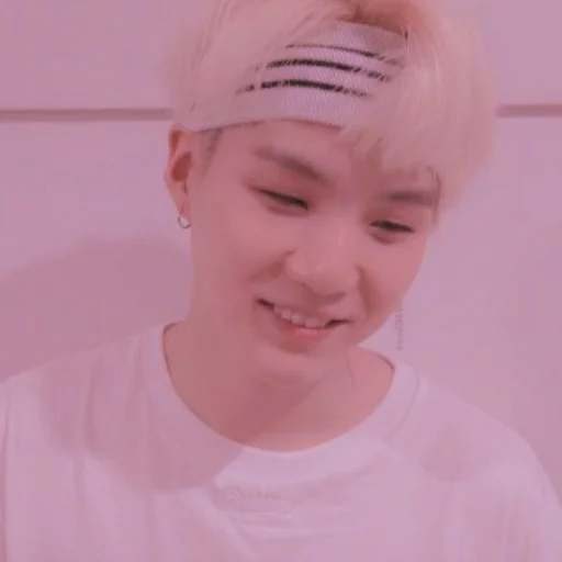 🐯🍓͢✿･⁺ 's