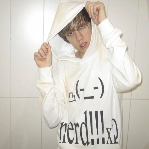 elyaplagg @TgEmodziBot