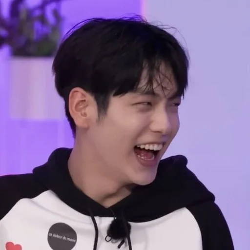 Sana the kpop lover ::