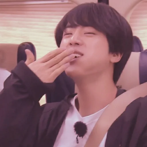 🐯🍓͢✿･⁺ 's